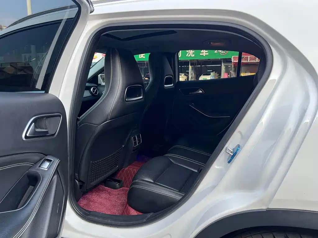 Mercedes-Benz GLA — миниатюра 10