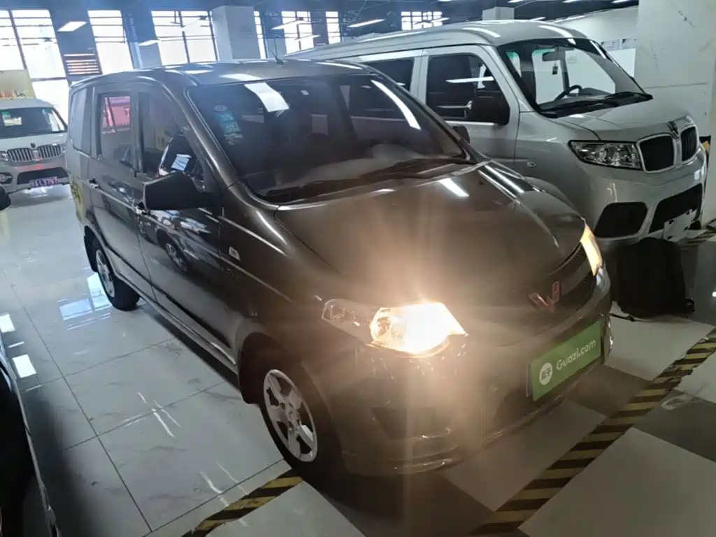 Wuling Hongguang — миниатюра 4