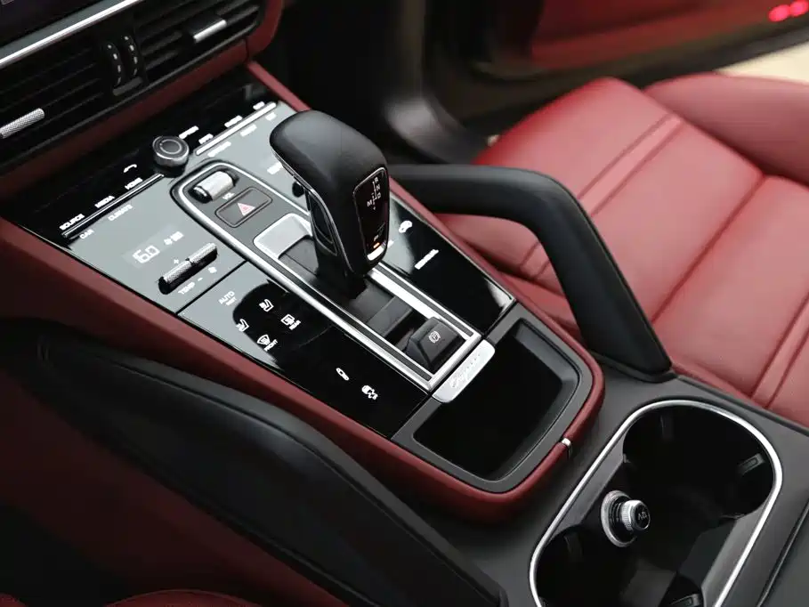 Porsche Cayenne Hybrid — миниатюра 15