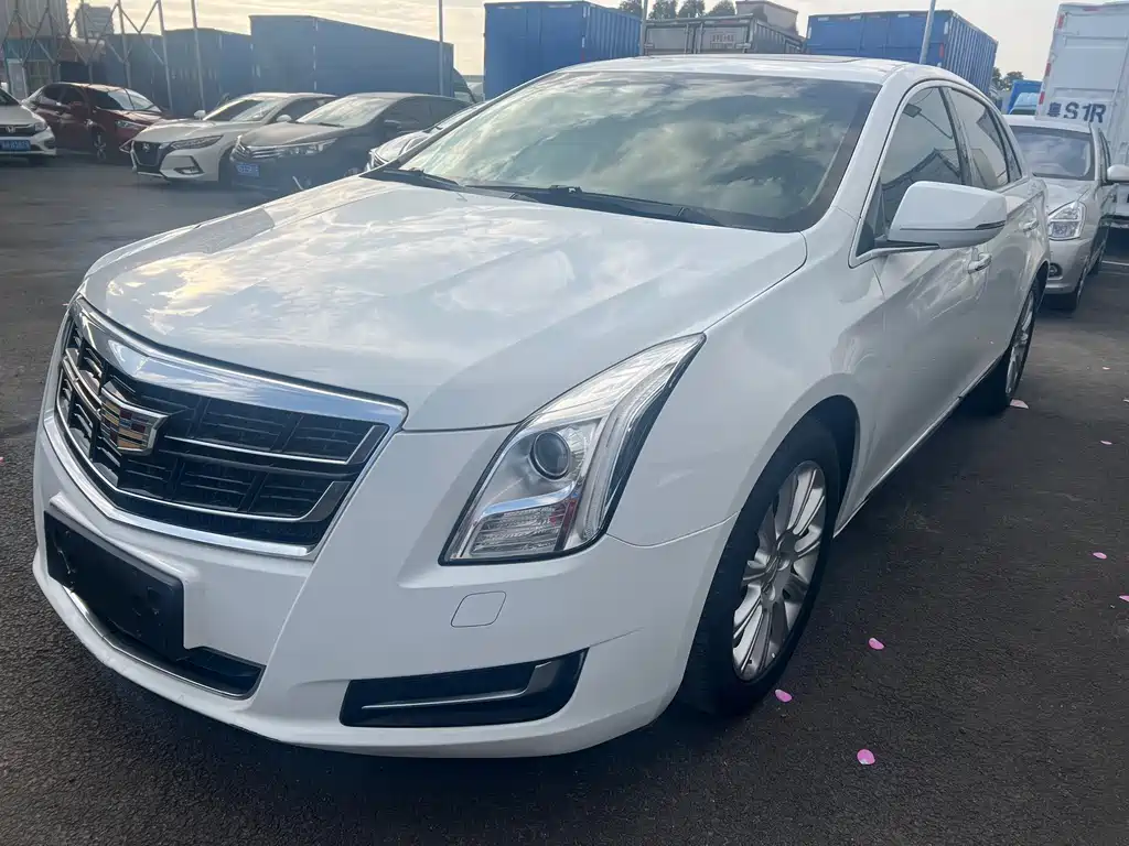 CADILLAC XTS