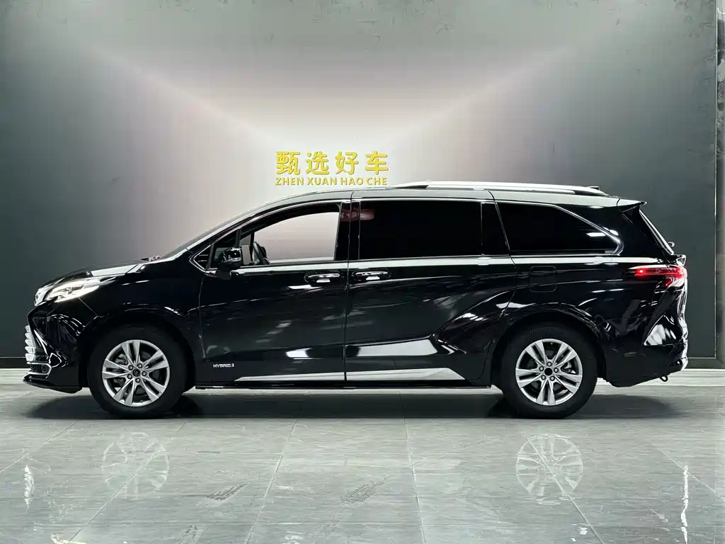 Toyota Sienna — миниатюра 4