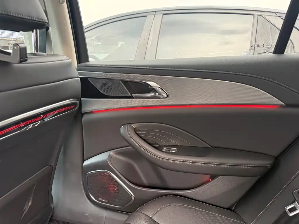 Hongqi Hongqi H5 — миниатюра 11