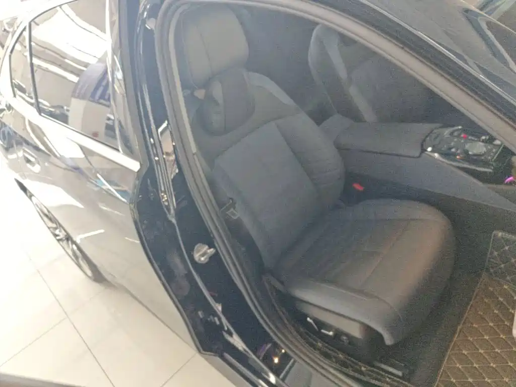 BMW 5 Series — миниатюра 25