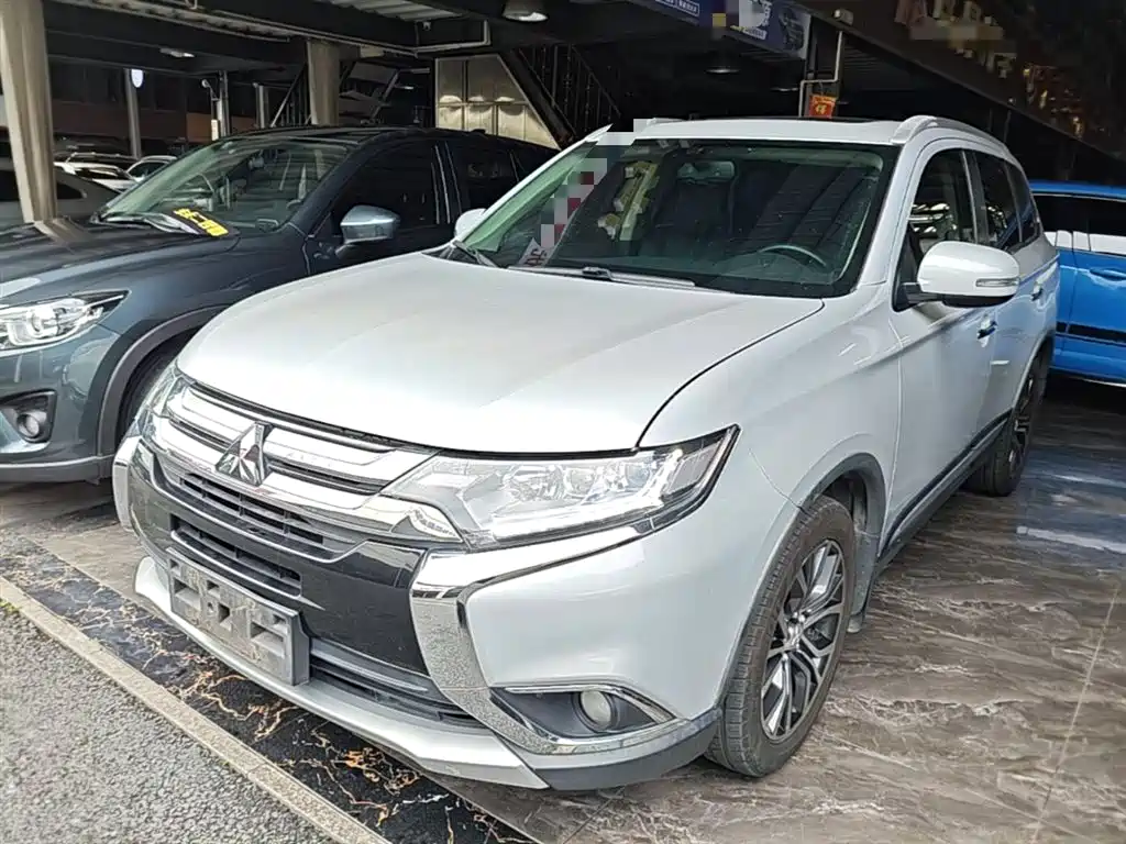 Купить Mitsubishi Outlander
