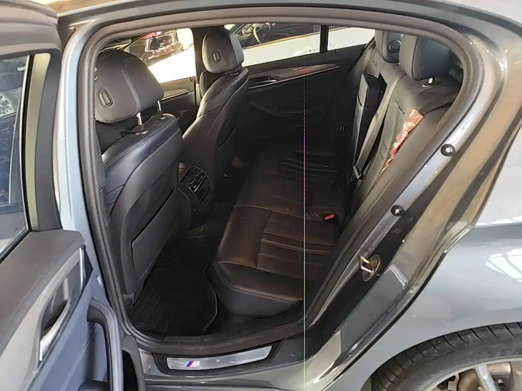 BMW 5 Series (Import) — миниатюра 17