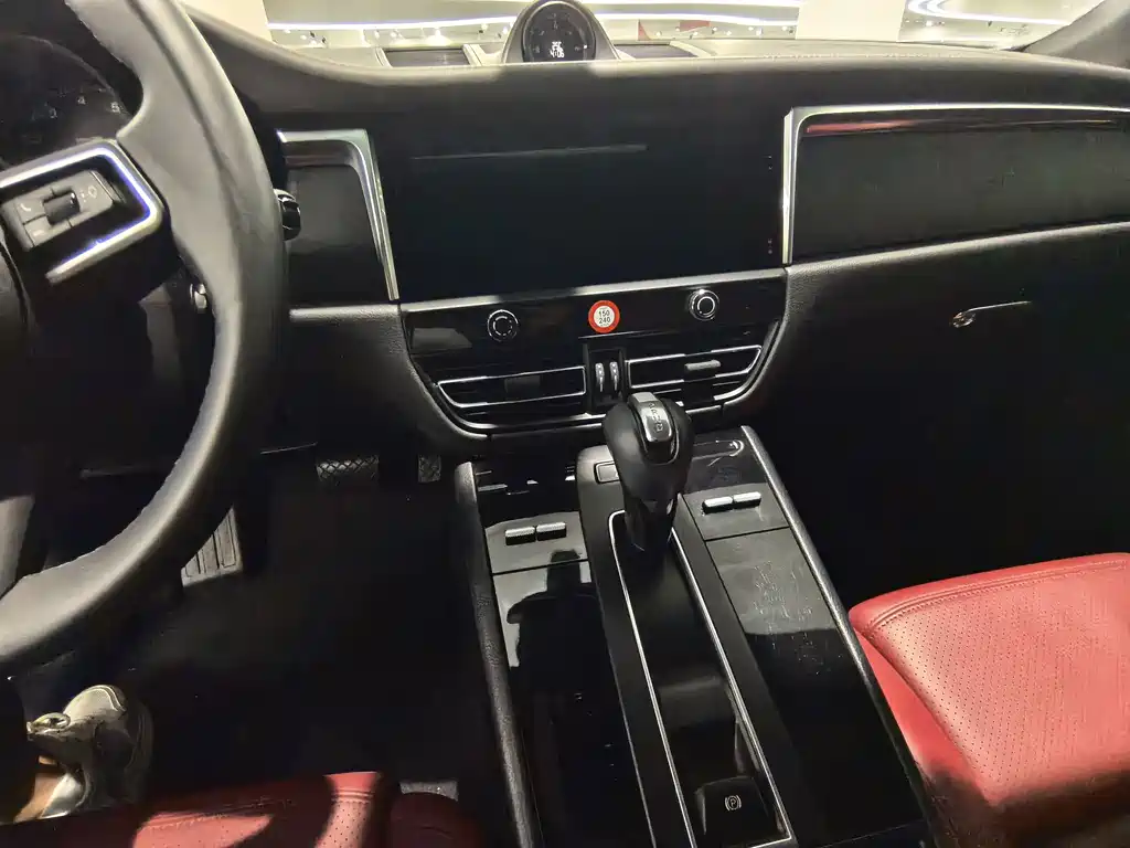 Porsche Macan — миниатюра 7