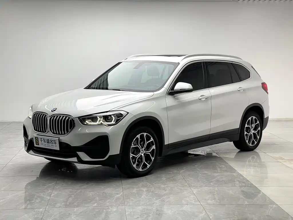 Купить BMW X1