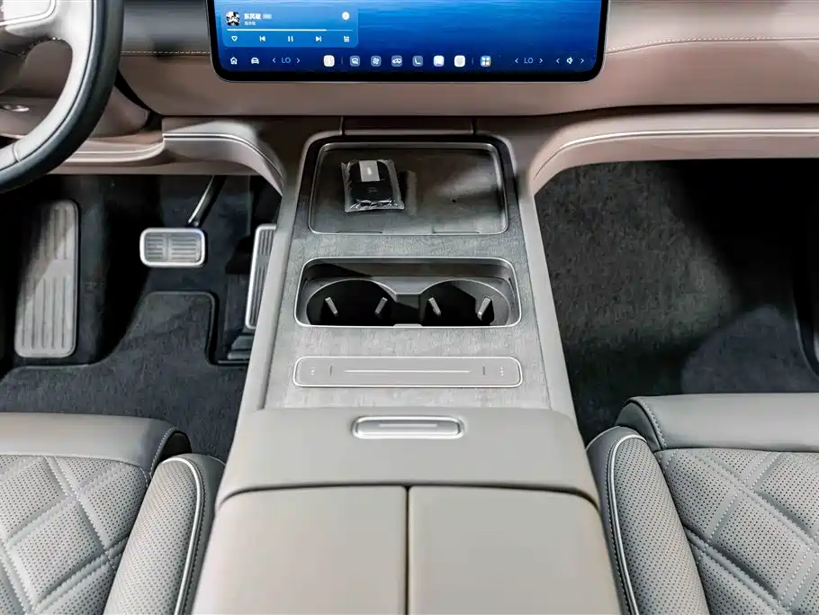 NIO ES8 — миниатюра 14