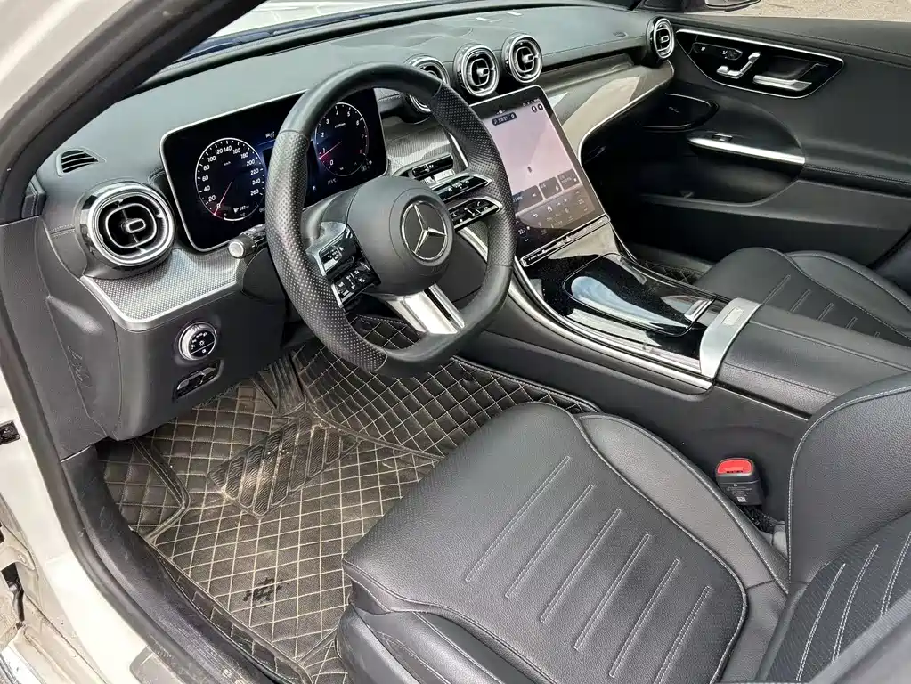 Mercedes-Benz C-Class — миниатюра 6