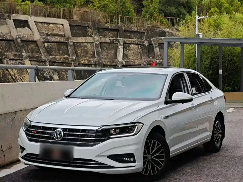 Купить Volkswagen Sagitar