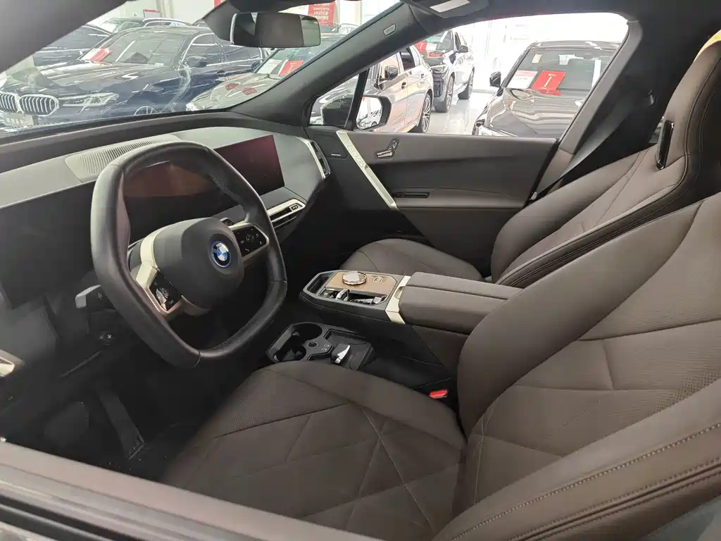 BMW iX — миниатюра 4