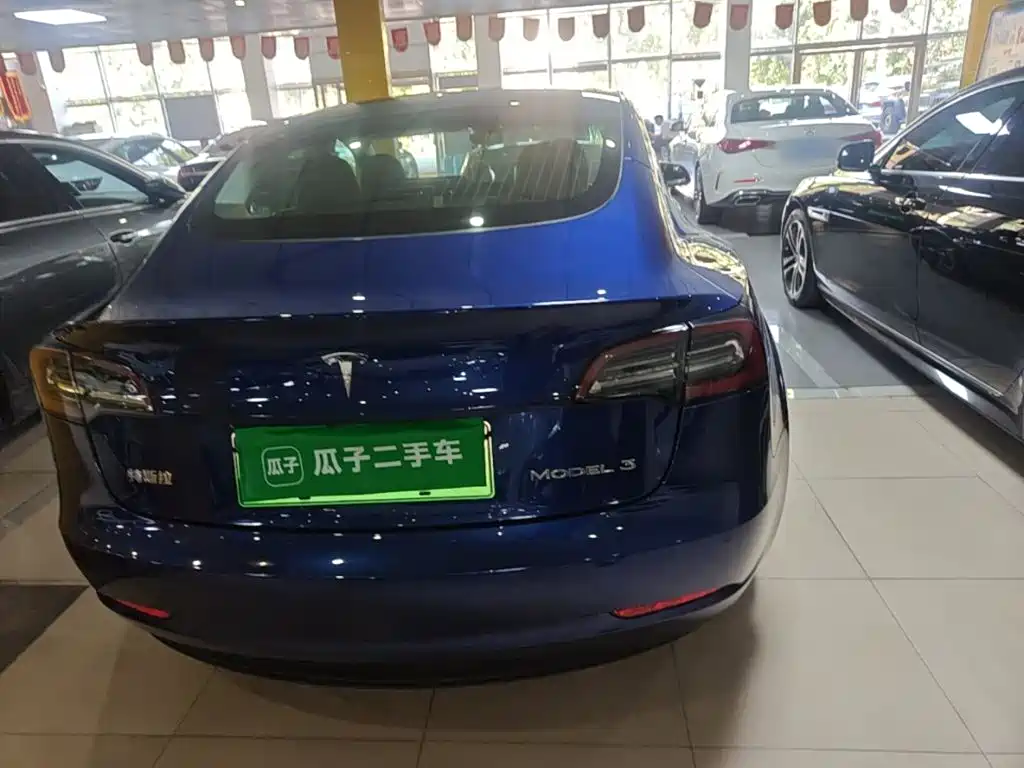Tesla Model 3 — миниатюра 6