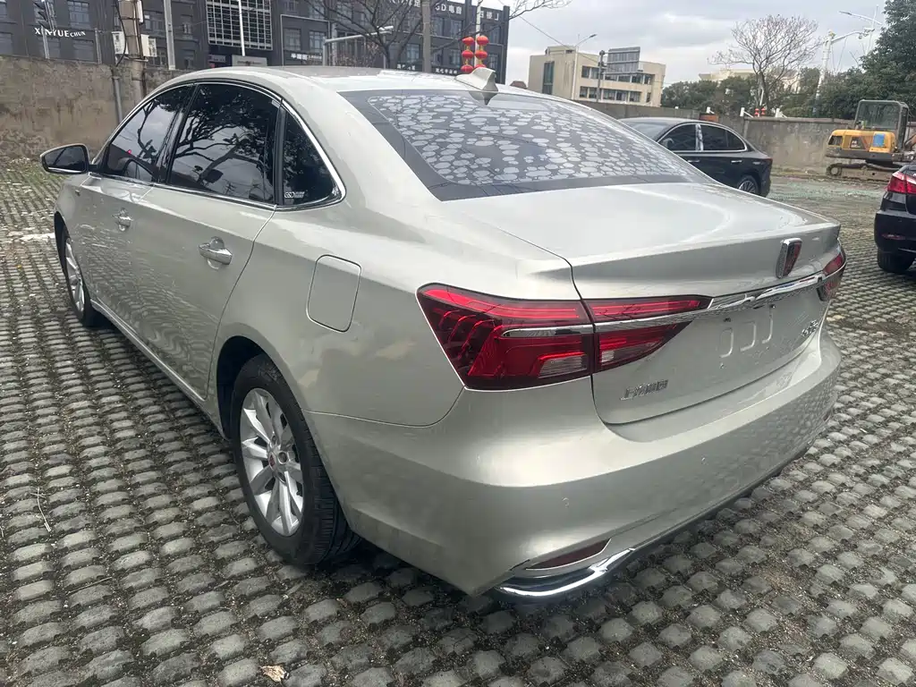 ROEWE I6 NEW ENERGY