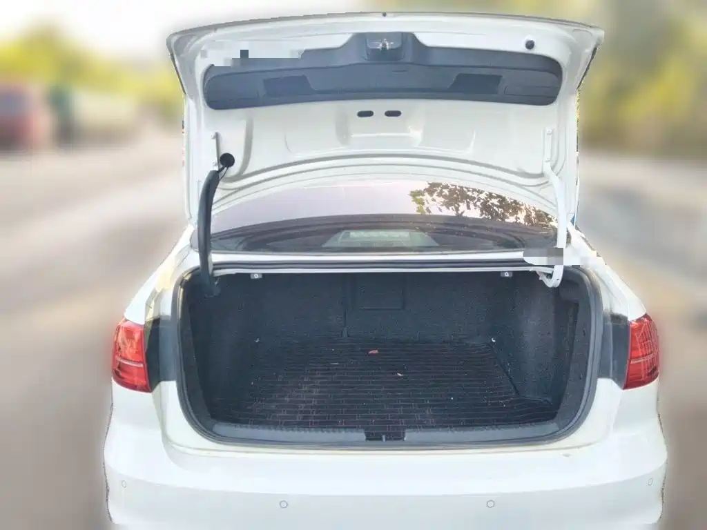 Volkswagen Sagitar — миниатюра 15