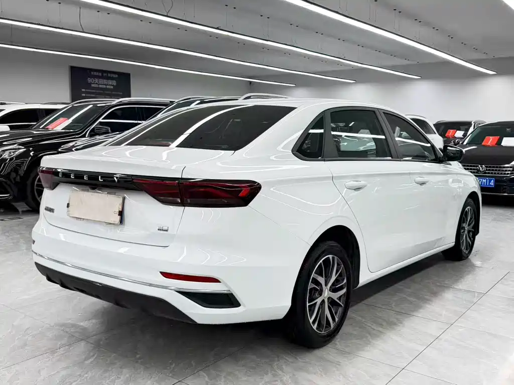 Geely Emgrand — миниатюра 6