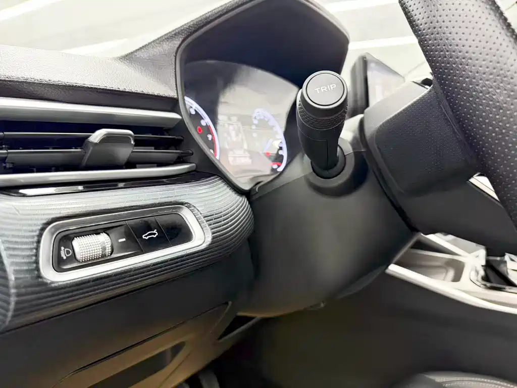Geely Emgrand — миниатюра 10