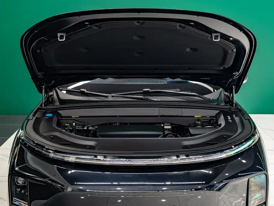 Li Auto Li L8 — миниатюра 5