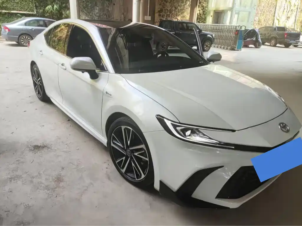 Toyota Camry — миниатюра 4