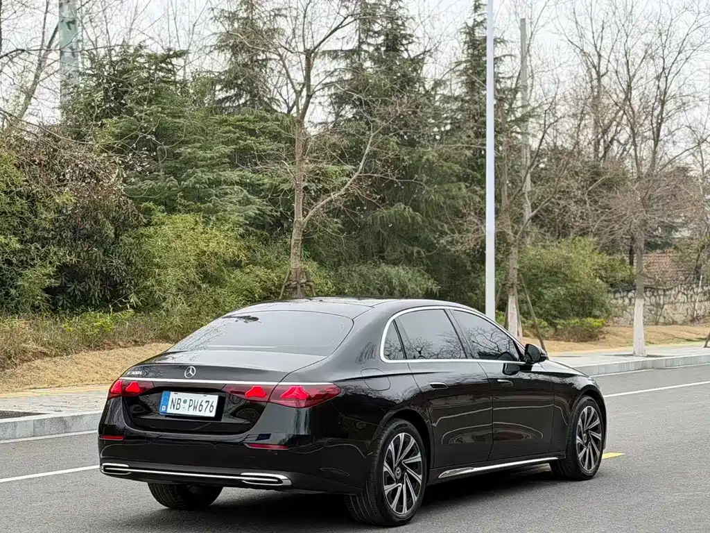 MERCEDES-BENZ E CLASS