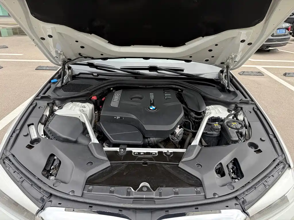 BMW 5 Series — миниатюра 30