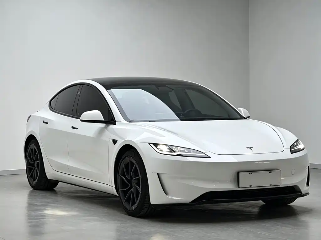 Tesla Model 3 — миниатюра 3
