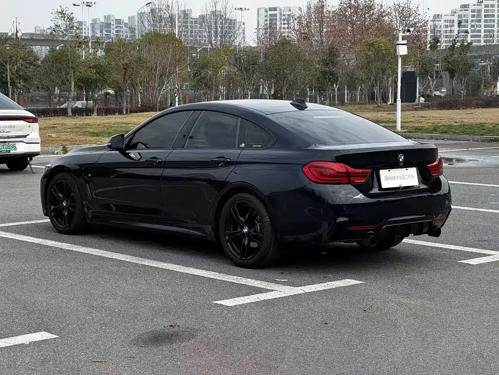 BMW 4 SERIES