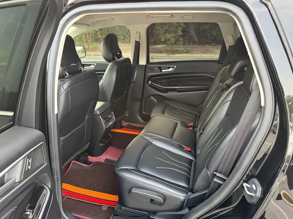 Ford Edge — миниатюра 8