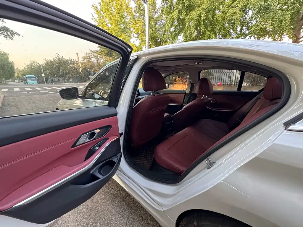 BMW 3 Series — миниатюра 11