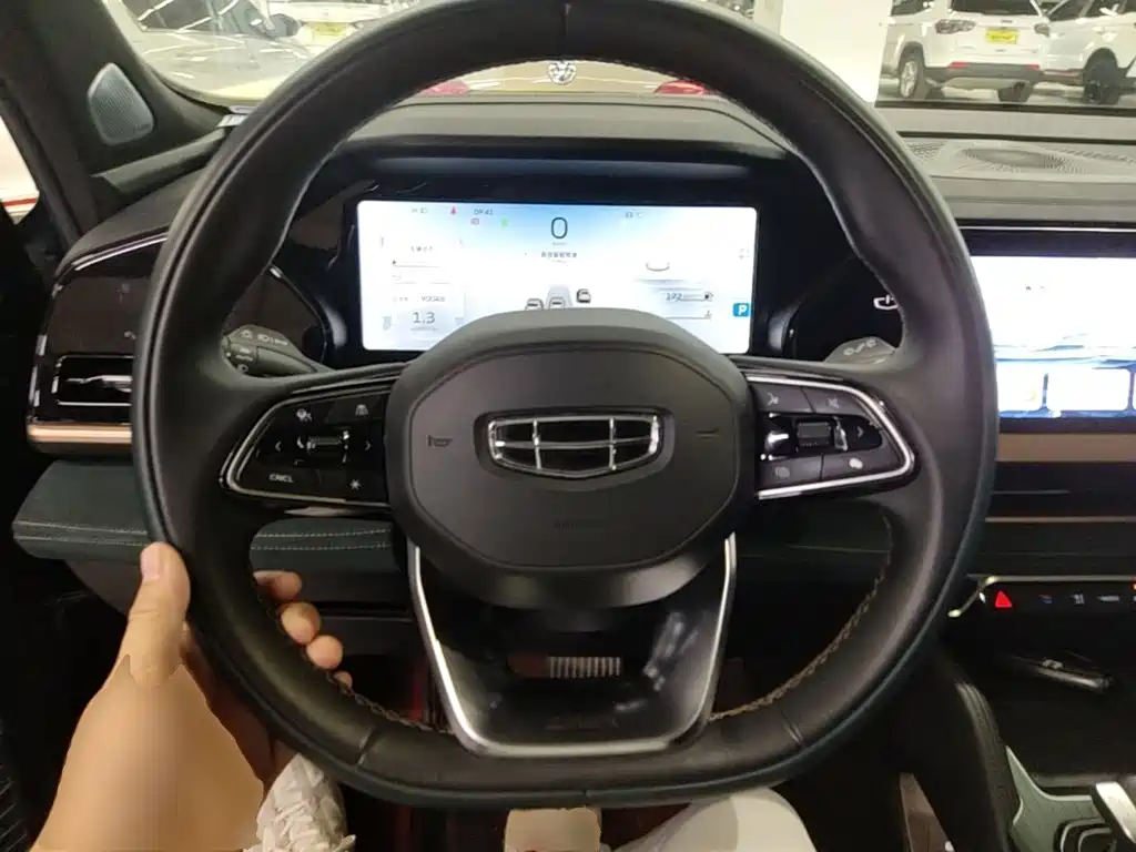 Geely Xingyue L — миниатюра 11
