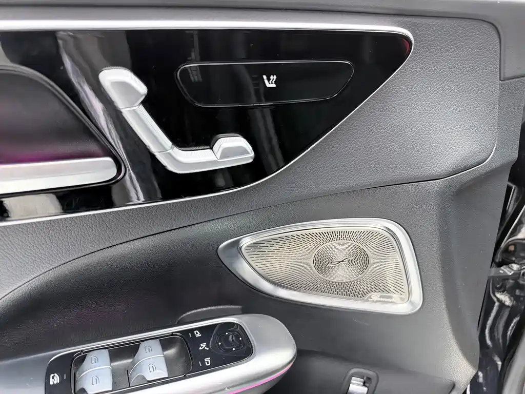 Mercedes-Benz C-Class — миниатюра 5