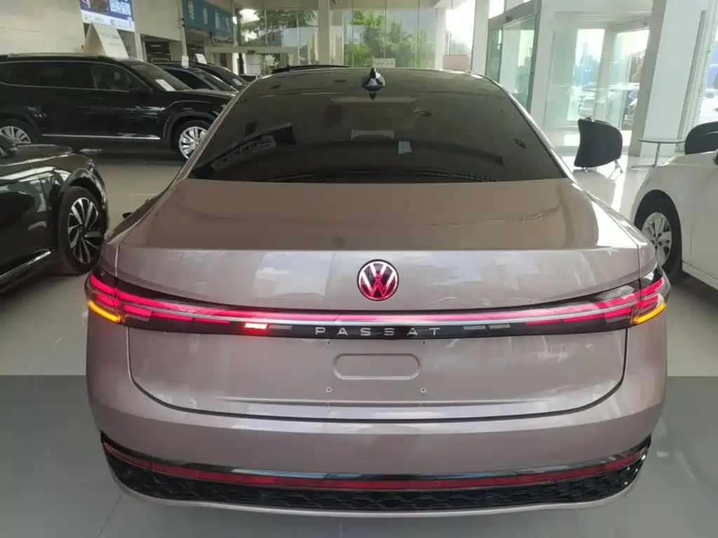 Volkswagen Passat 2025 Pro 380TSI