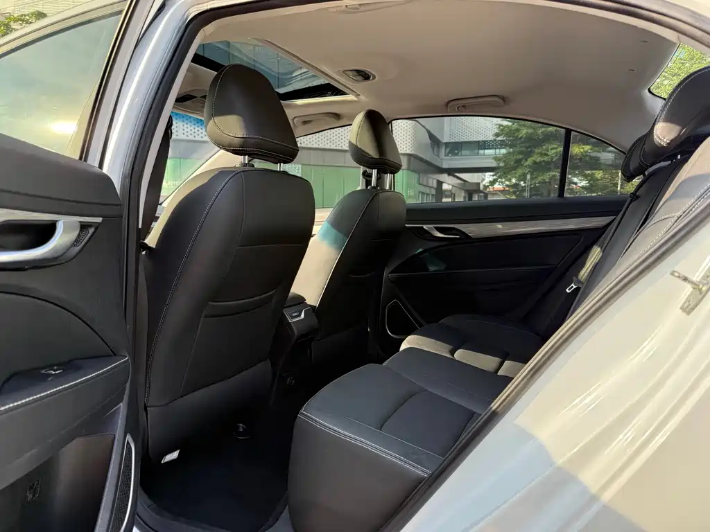 Geely Emgrand — миниатюра 12