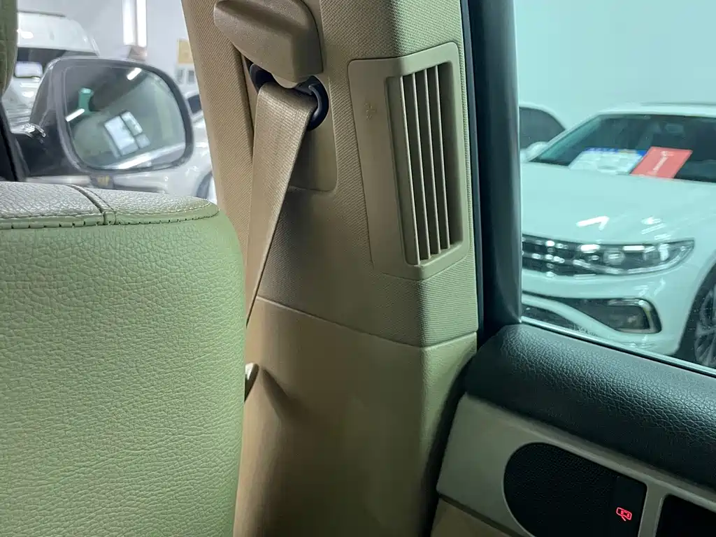 Volkswagen Touareg — миниатюра 13