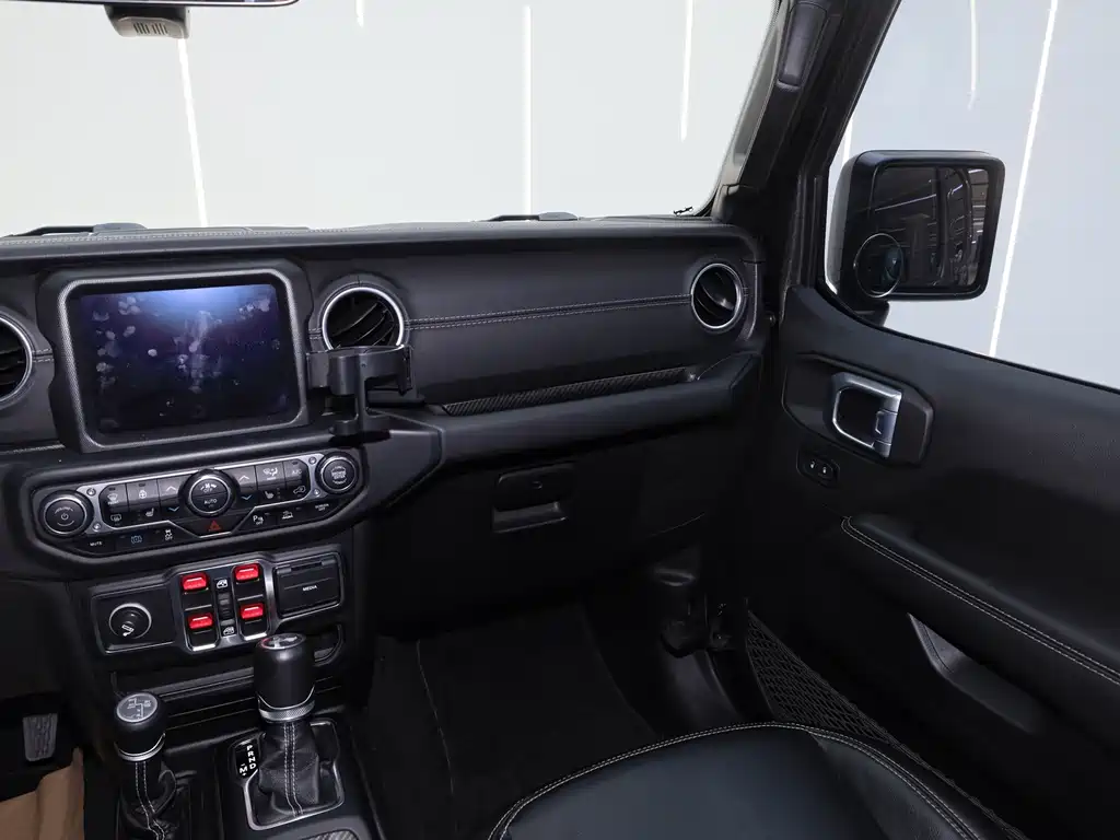 Jeep Wrangler PHEV — миниатюра 14