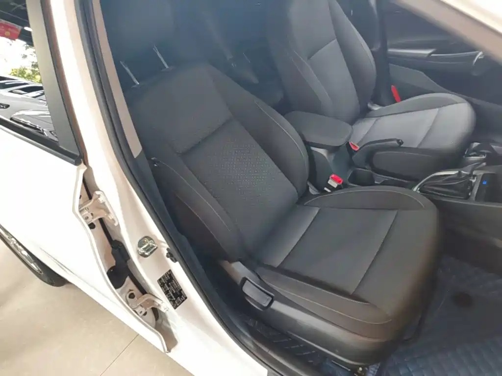Hyundai Elantra — миниатюра 25