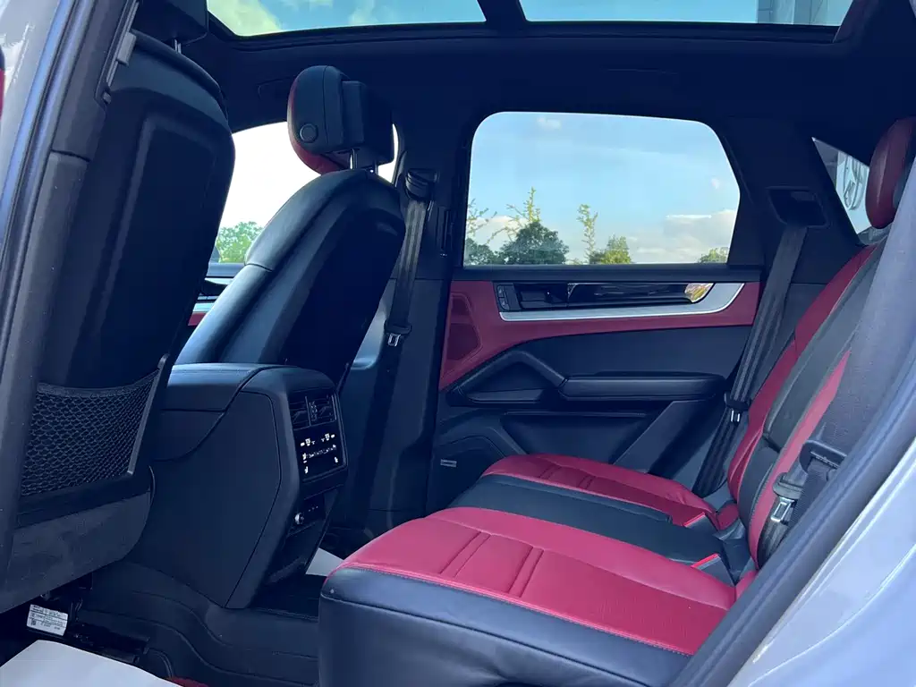Porsche Cayenne — миниатюра 4