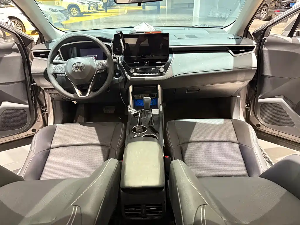 Toyota Frontlander — миниатюра 7