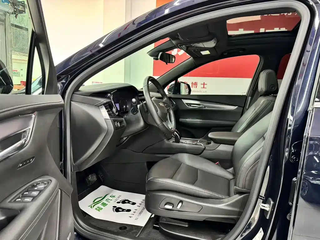 Cadillac XT6 2022 2.0T мест