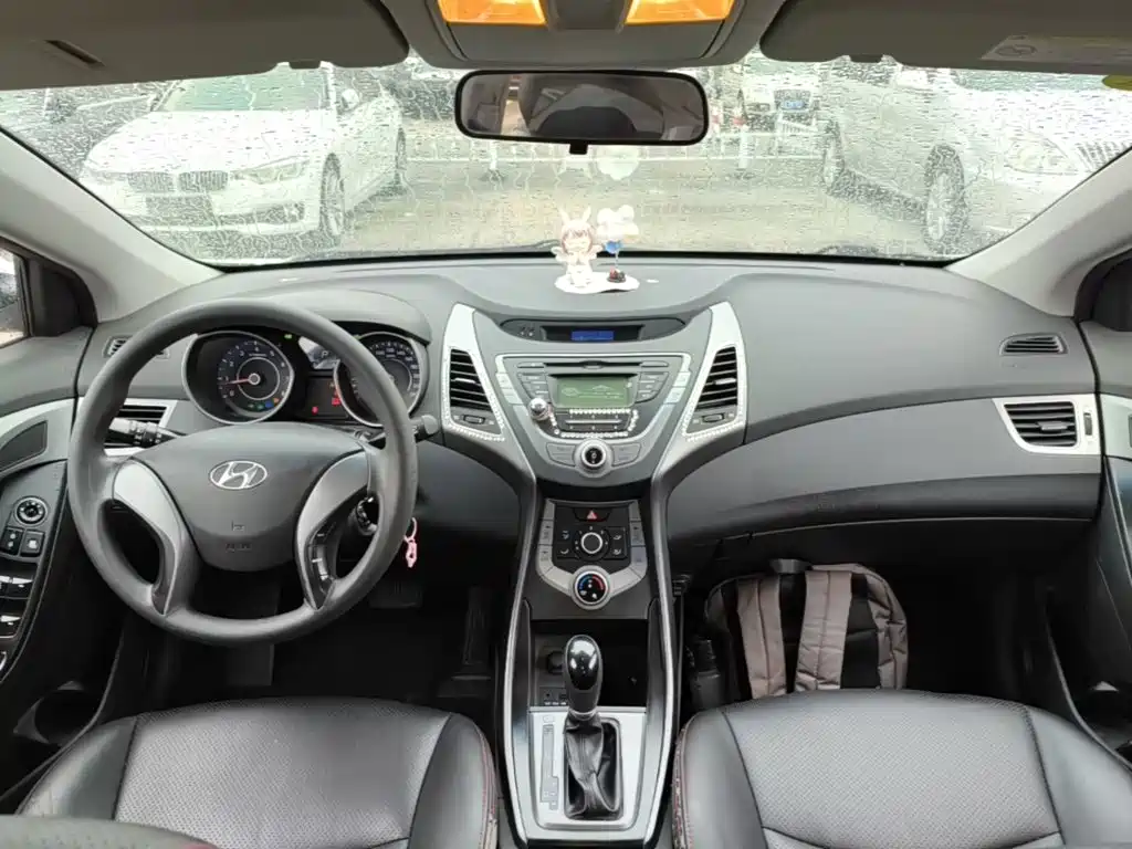 Hyundai Elantra Langdong — миниатюра 10