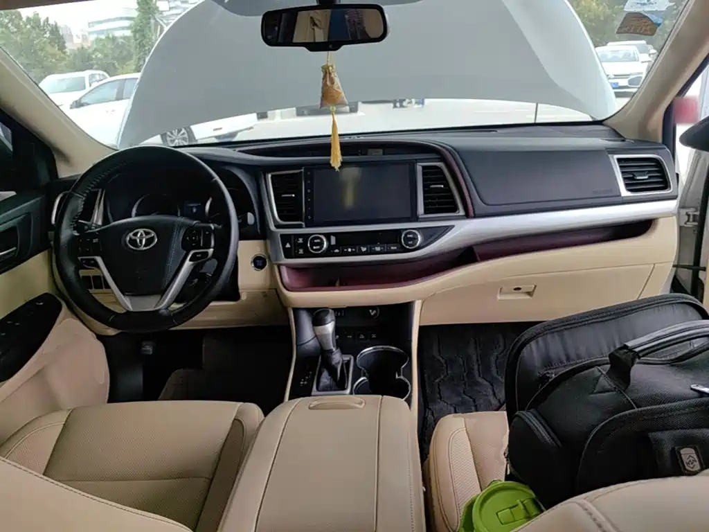 Toyota Highlander — миниатюра 10