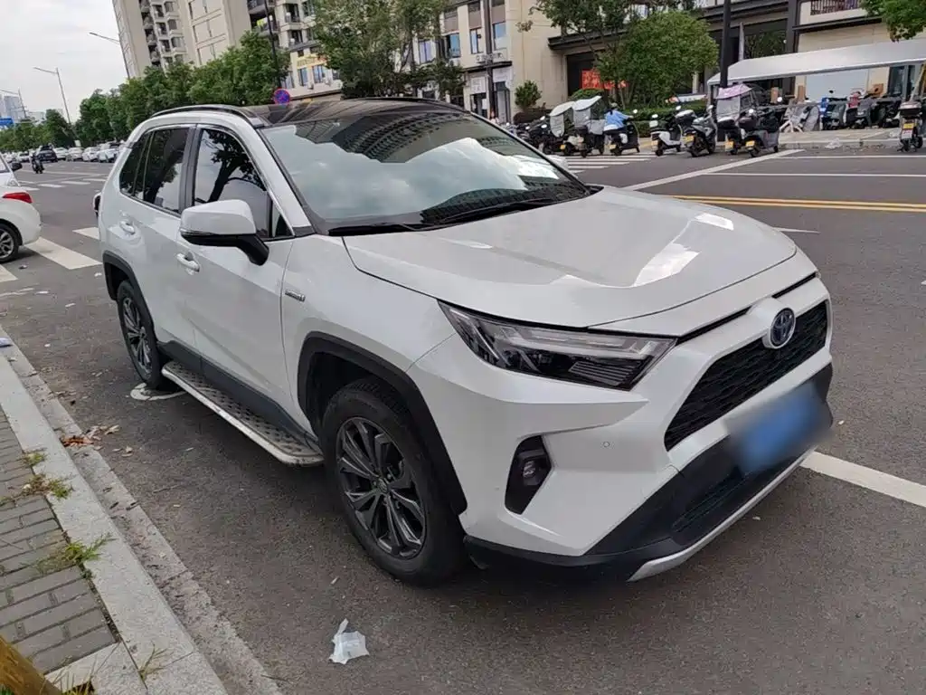 Toyota RAV4 — миниатюра 4