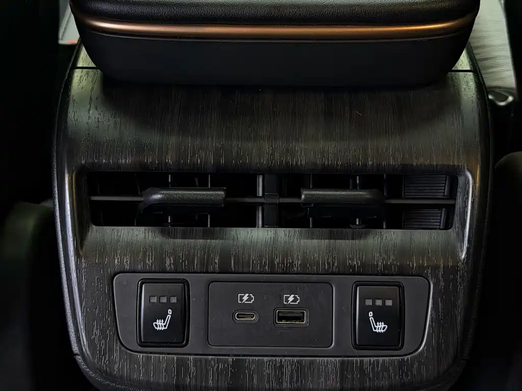 Nissan Ariya — миниатюра 16