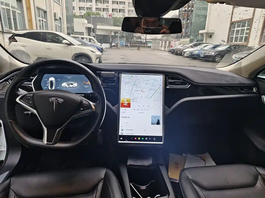 TESLA MODEL S
