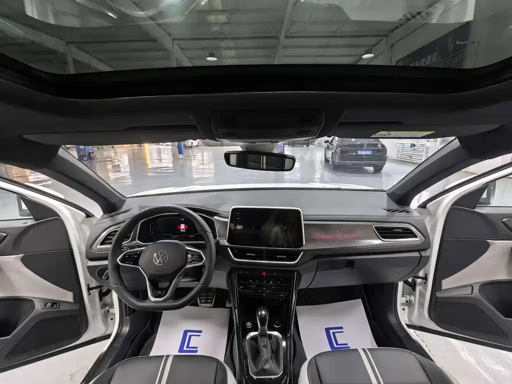 Volkswagen T-Roc — миниатюра 7
