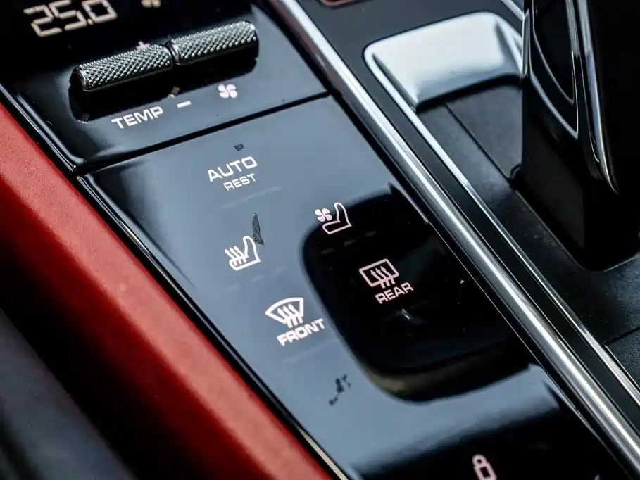 Porsche Cayenne — миниатюра 20