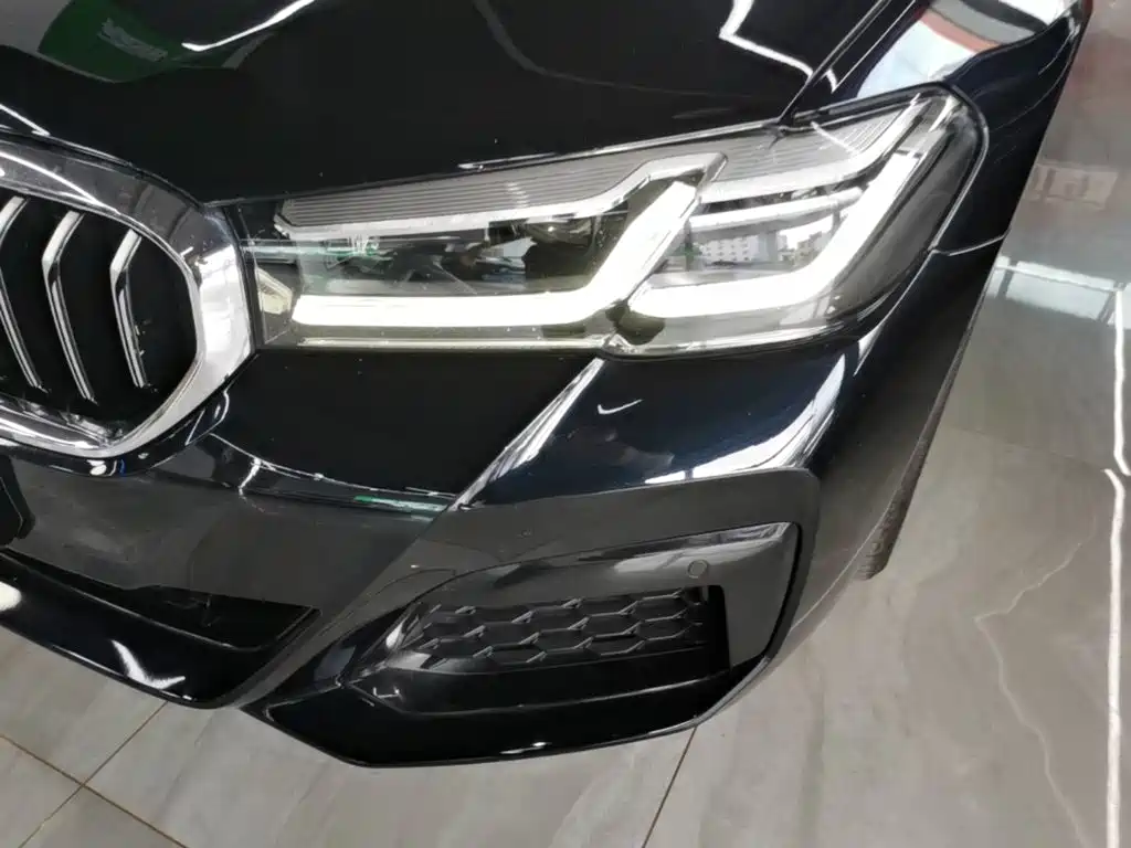 BMW 5 Series — миниатюра 24