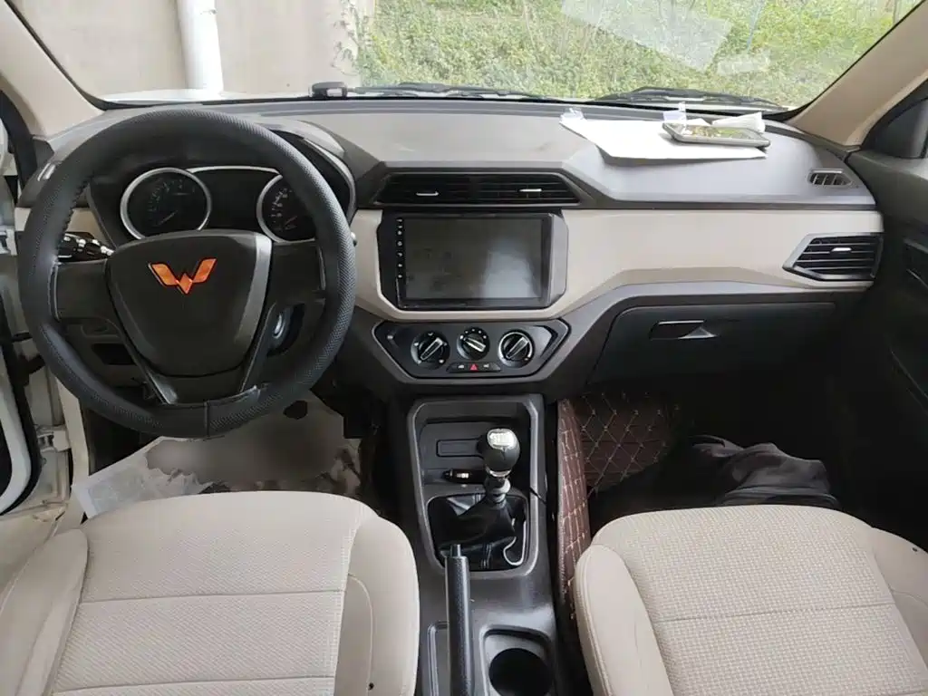 Wuling Hongguang — миниатюра 10