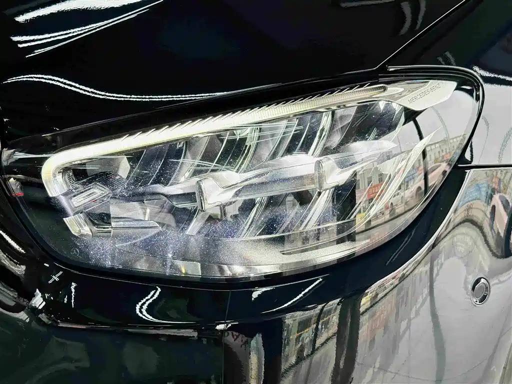 Mercedes-Benz E-Class — миниатюра 4