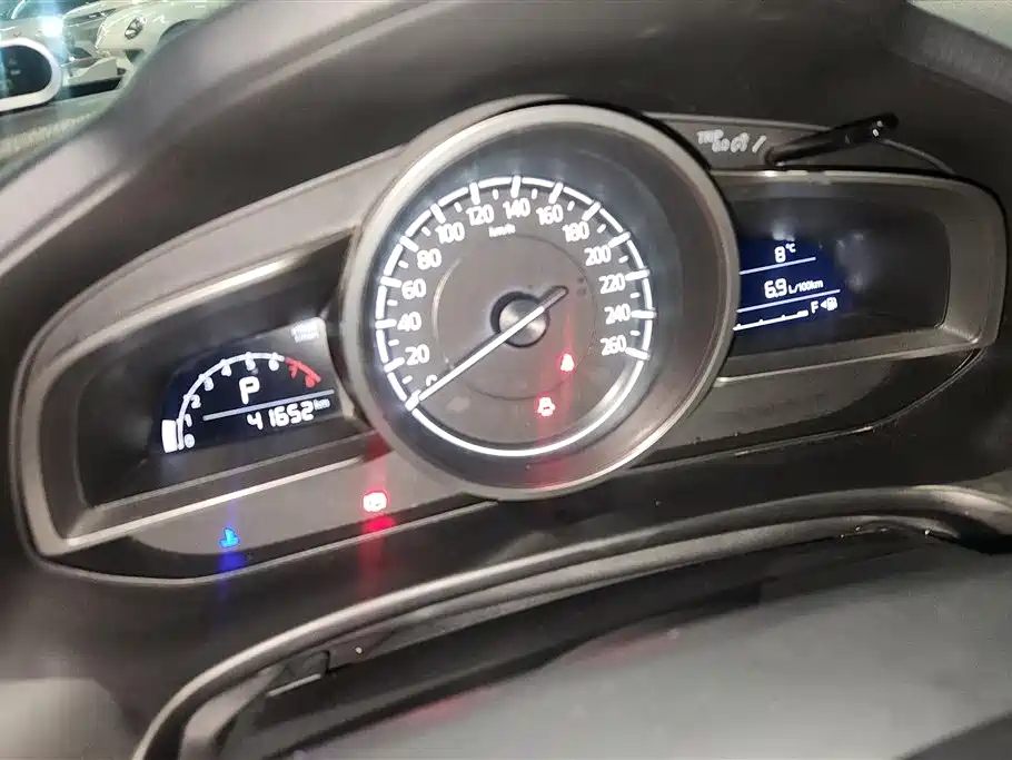 MAZDA 3 ANGKESAILA