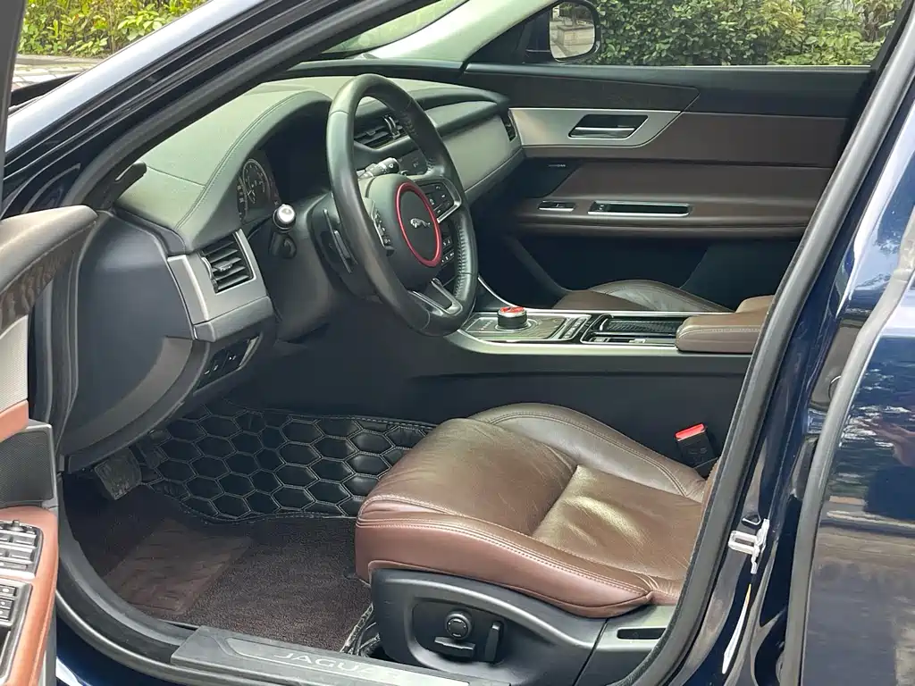 Jaguar XFL 2020 XFL 2.0T P250 Premium